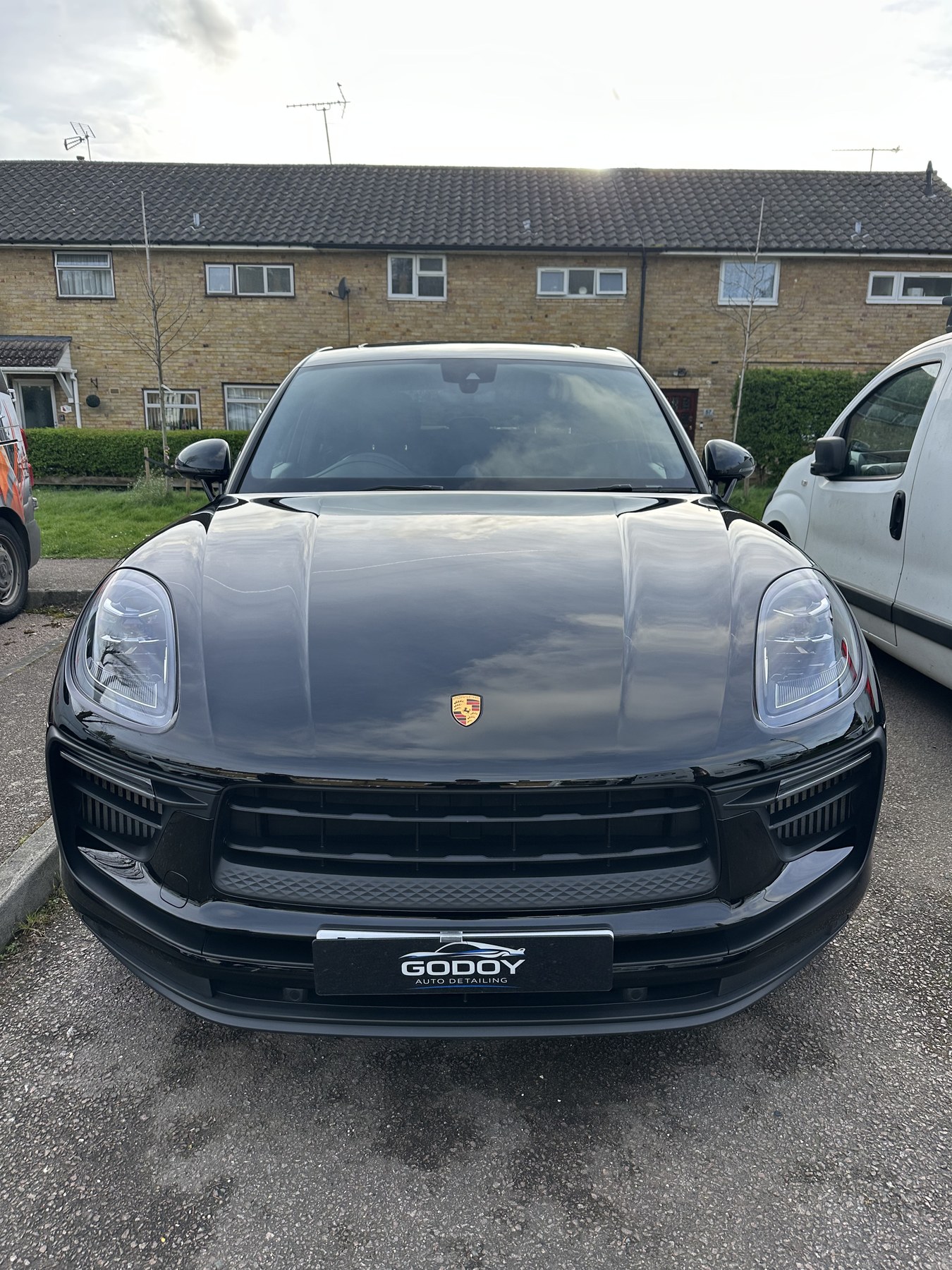 Porsche Macan front exterior finish