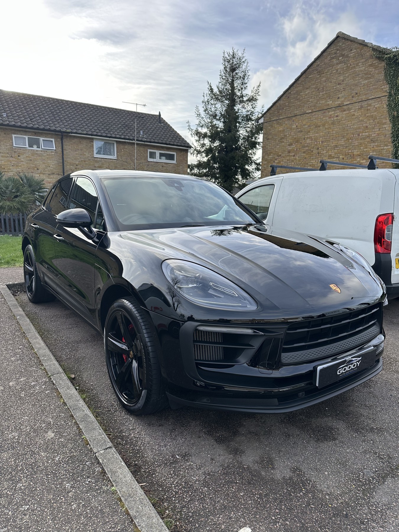 Porsche Macan side exterior finish