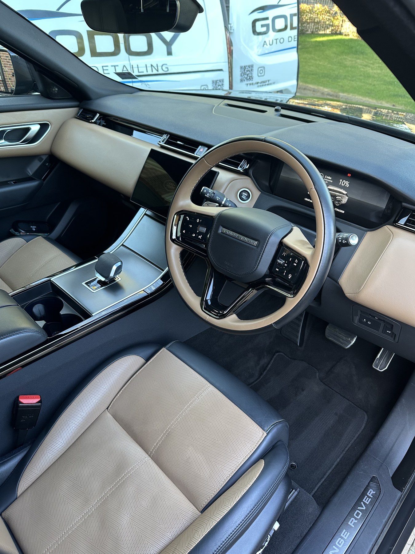 Range Rover interior detail after cleaning